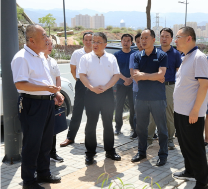 蘭州市人大常委會副主任李虎林至公司蘭州經開區工程現場調研